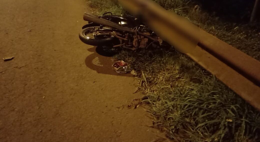 Un motociclista falleció después de impactar con un vehículo