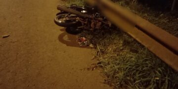 Un motociclista falleció después de impactar con un vehículo