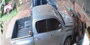 Arrestaron a dos hombres que momentos antes intentaron robar en una concesionaria
