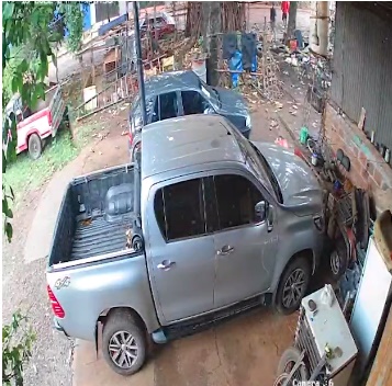 Arrestaron a dos hombres que momentos antes intentaron robar en una concesionaria