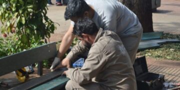Embellecen la plaza 9 de Julio de Posadas con el eje puesto en lo sustentable