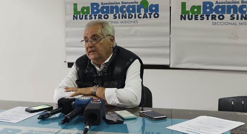Los bancarios acordaron con las cámaras una paritaria anual del 94%