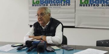 Los bancarios acordaron con las cámaras una paritaria anual del 94%