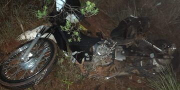 Una motociclista falleció tras colisionar con automóvil
