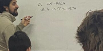 “El que habla odia a la Scaloneta”: la táctica de un docente para poner orden que sorprendió a sus alumnos
