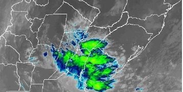 Jornada calurosa y con probabilidad de lluvias y tormentas hacia la tarde, luego vuelve el frío