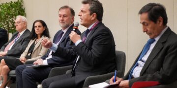 Massa confía que se aprobará la tercera revisión del programa con el FMI
