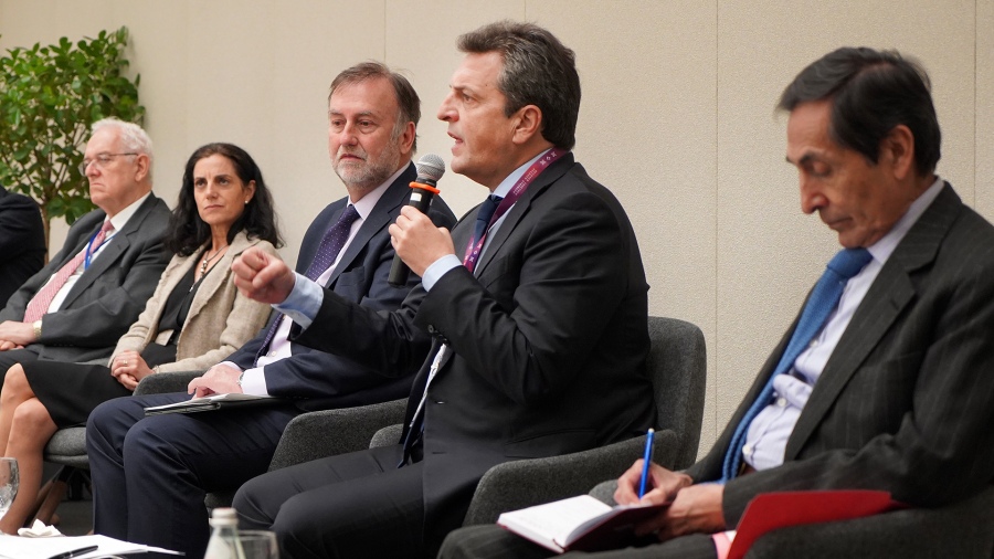 Massa confía que se aprobará la tercera revisión del programa con el FMI