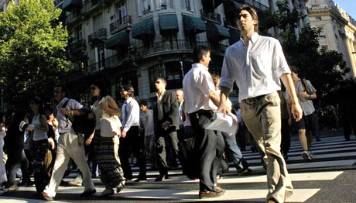 Los argentinos destinan más de un día al mes para viajar al trabajo y sólo el 18 % mantiene el home office
