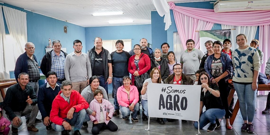 Más familias rurales construirá redes de agua y protegerán vertientes
