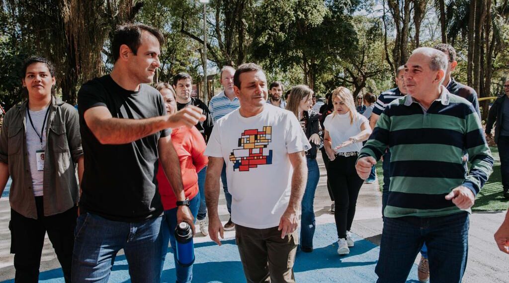 Herrera Ahuad visitó las nuevas obras del Jardín Botánico y recorrió la feria franca del lugar