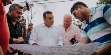 Herrera Ahuad supervisó el avance de obras viales en Iguazú y acompañó actividades de concientización sobre el cáncer de mama