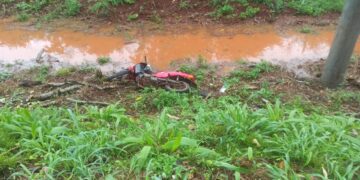 Falleció un motociclista tras un despiste en Puerto Esperanza