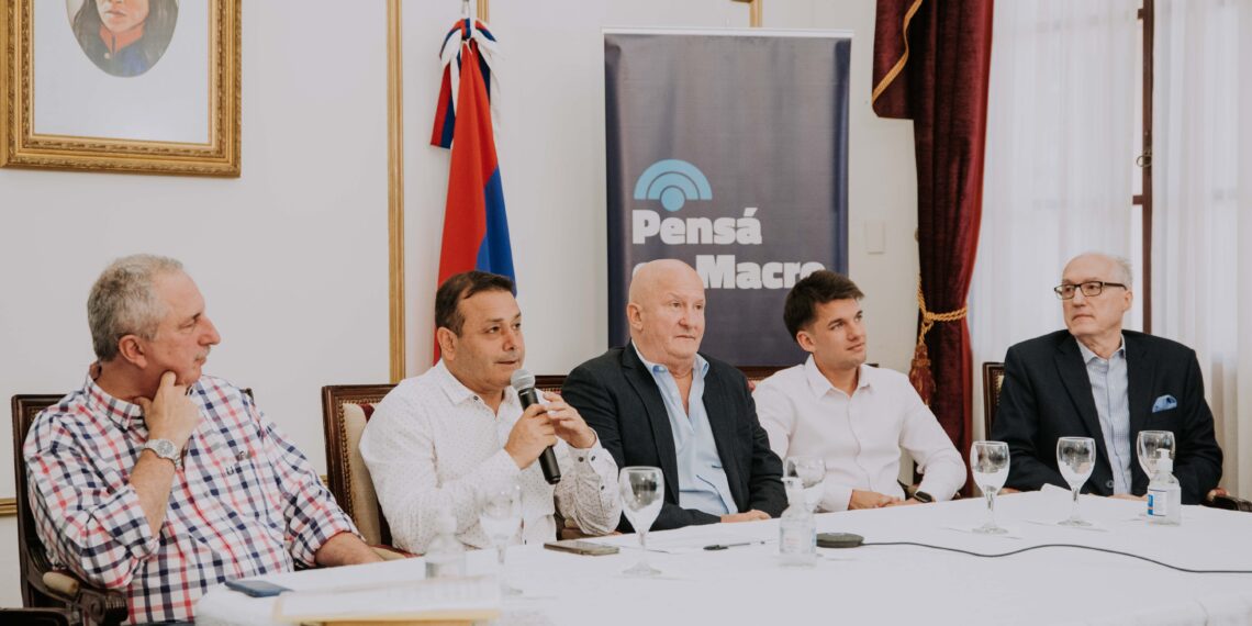 Autoridades provinciales y el municipio de Iguazú lanzaron el Black Friday Mundial Maravilla del Mundo