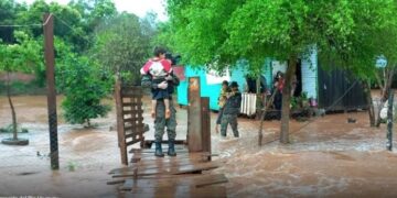 Por la crecida del Río Uruguay familias son evacuadas en El Soberbio