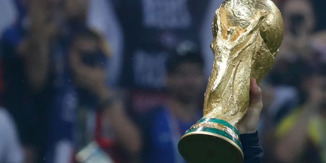 La Copa del Mundo llega hoy a la Argentina y será exhibida al público en la Rural de Palermo