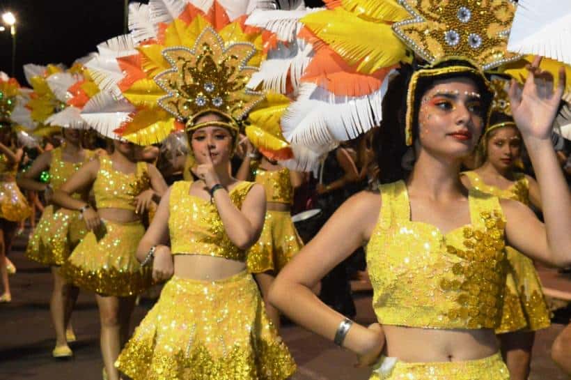 Primera jornada de calle de la Estudiantina 2022 en Posadas