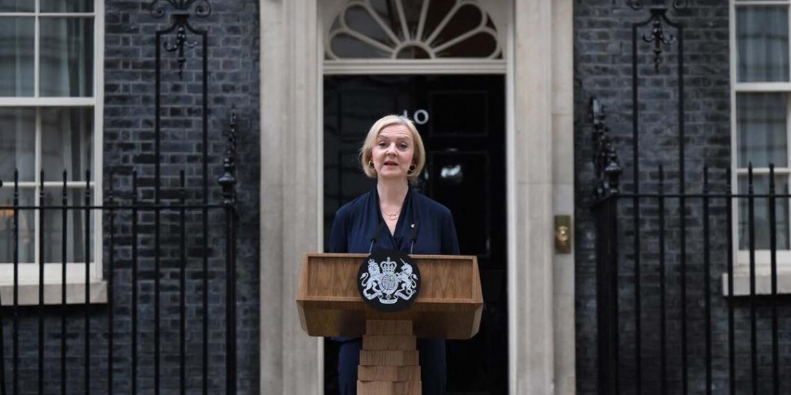 Renunció la primera ministra británica, Liz Truss