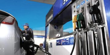 Nación confirma que habrá más aumentos de combustibles hasta fin de año