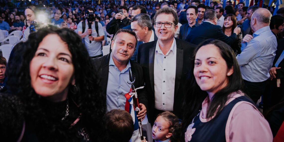 El Gobernador acompañó la apertura de la 37° edición de la Fiesta Nacional de la Madera