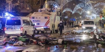 Disturbios en Bruselas tras la derrota de Bélgica: hinchas incendiaron autos y hubo choques con la policía