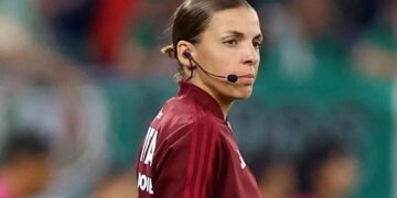 La primera referí en la historia del Mundial