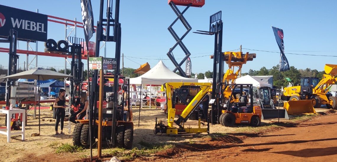 Con cerca de 400 stands y más de 500 expositores, comenzó la Feria Forestal Argentina