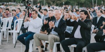 El Gobernador participó del concierto de la orquesta sinfónica de la Prefectura Naval en la Costanera de Posadas