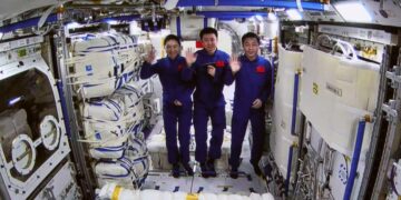 Nuevo récord: un astronauta chino superó los 200 días en el espacio