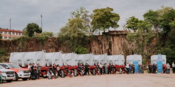 Entregaron tanques cisterna y elementos para el combate de incendios a asociaciones de bomberos voluntarios