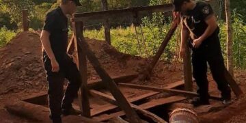 Rescataron a un hombre que se desvaneció en un pozo de agua mientras realizaba limpieza
