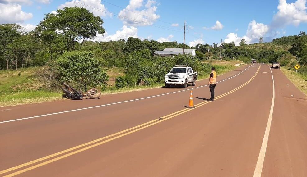 Falleció un motociclista luego de colisionar contra una camioneta en la Ruta Provincial 17