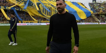 Carlos Tevez deja de ser el DT de Rosario Central: dirigió al equipo menos de 5 meses