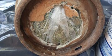 San José: detectaron droga oculta dentro del baúl de un auto y detuvieron al conductor