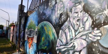 Rosario, la tierra de Messi, Di María y Scaloni palpita el Mundial en murales