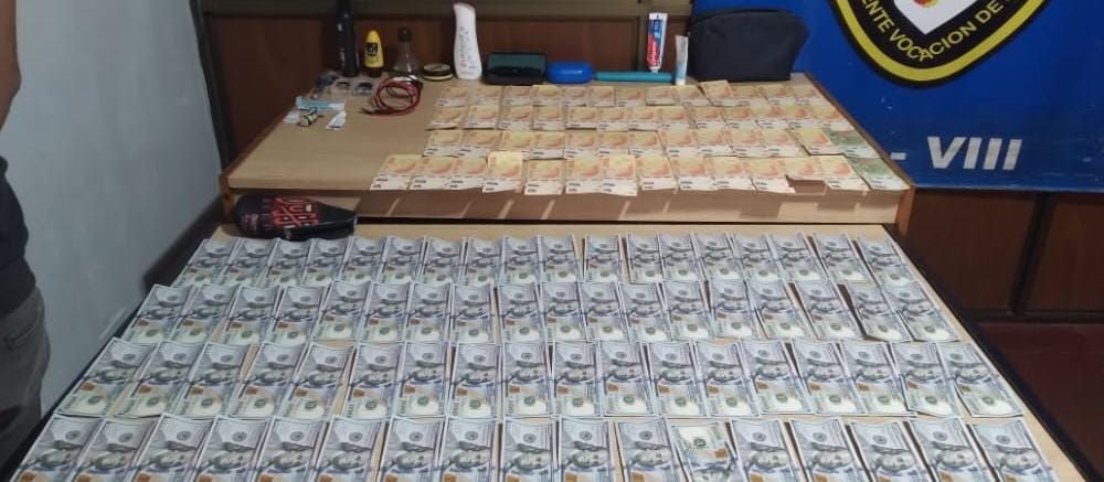 Robó más de 7 mil dólares, la Policía lo detuvo y recuperó los billetes