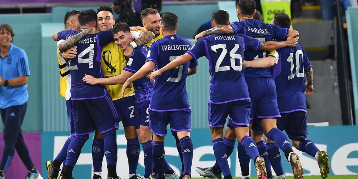 Argentina ganó, gustó y se clasificó primera