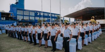Herrera Ahuad presidió el acto de egresados de la primera promoción de la Universidad de las Fuerzas de Seguridad de Misiones 