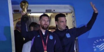 La Selección Argentina y la Copa del Mundo ya están en el país