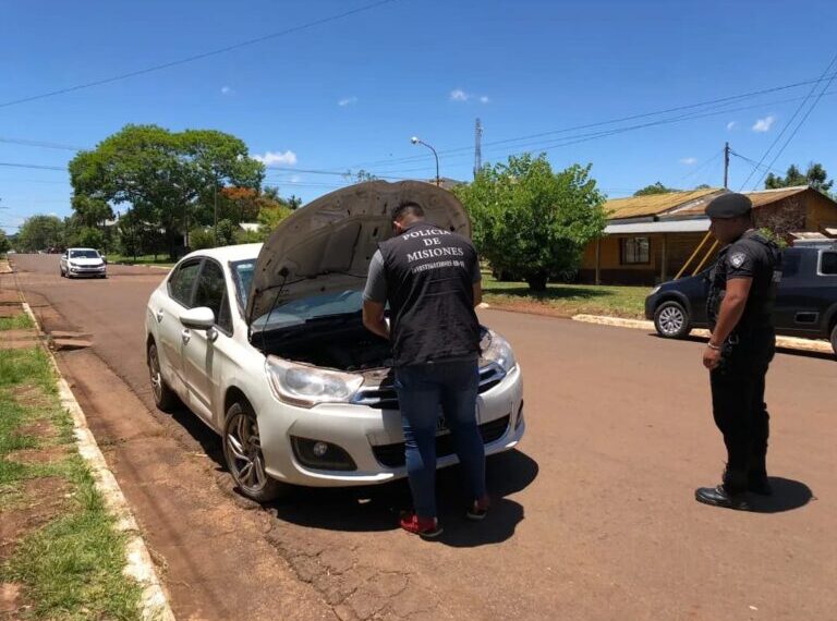 En intensos operativos de seguridad recuperaron un auto robado en Buenos Aires