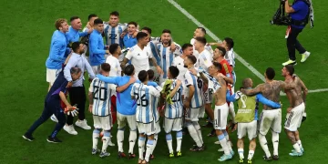 La Selección Argentina es semifinalista en el Mundial Qatar: eliminó por penales a Países Bajos en un partido para el infarto