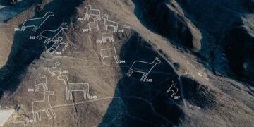 Descubren 168 nuevas figuras gigantes en el desierto de Nazca, en Perú