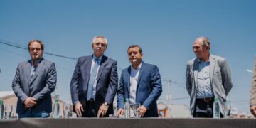 Herrera Ahuad y Alberto Fernández entregaron viviendas en Itaembé Guazú