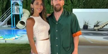 Se agotó la camisa que usó Messi para Año Nuevo: cuánto cuesta y de qué marca es