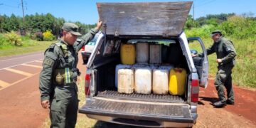 Transportaba 600 litros de combustible en una camioneta sin habilitación