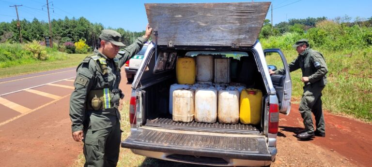 Transportaba 600 litros de combustible en una camioneta sin habilitación