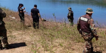 Eldorado: Intensifican la búsqueda de los niños que fueron arrojados al río por su madre que padece trastornos psiquiátricos