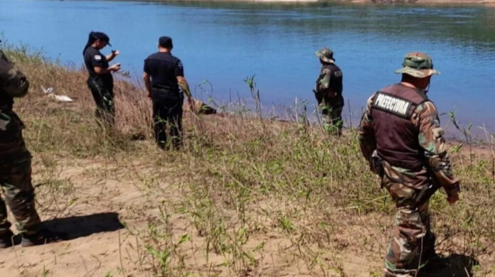 Eldorado: Intensifican la búsqueda de los niños que fueron arrojados al río por su madre que padece trastornos psiquiátricos
