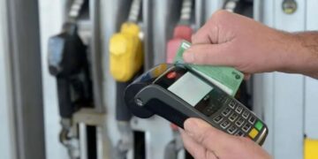 Suspenden pagos con tarjetas de crédito en estaciones de servicio: por qué y desde cuándo