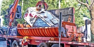 Compactan decenas de vehículos oficiales y también secuestrados